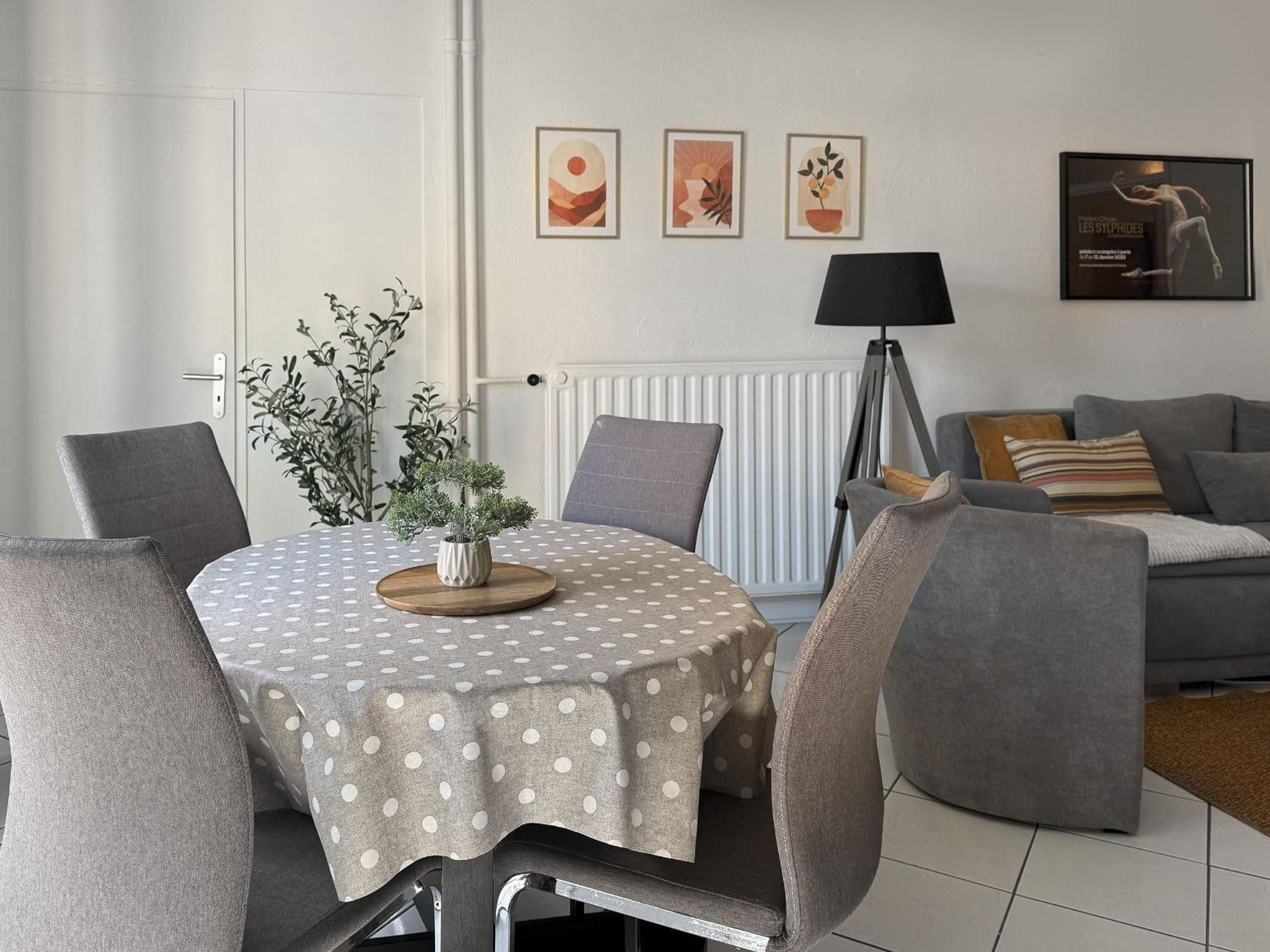 Appartement Chopin Au Coeur De Nancy Bagian luar foto